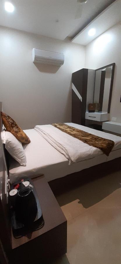 Amor Hotel Gangānagar Extérieur photo
